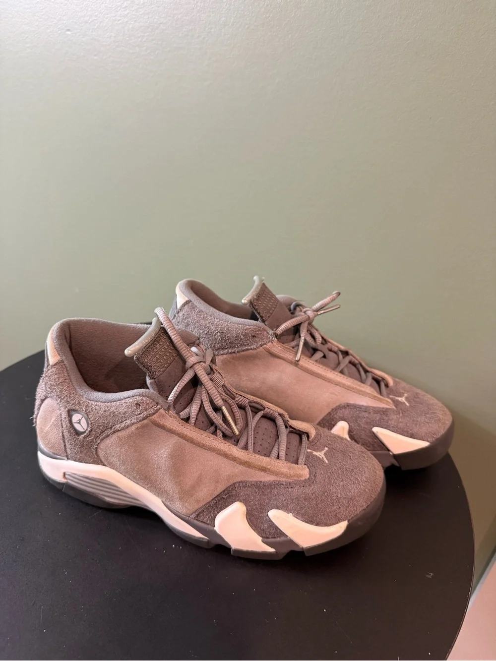 Jordan Low-Top Sneakers in Light Grey and White